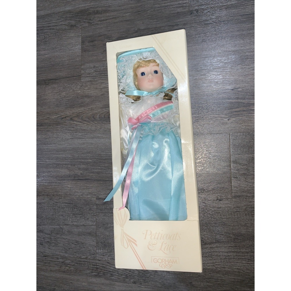 Vintage 1988 Gorham Lindsay Petticoats & Lace Musical Porcelain Doll 17"